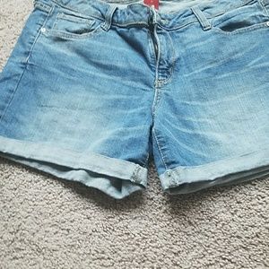 whisker blue denim shorts